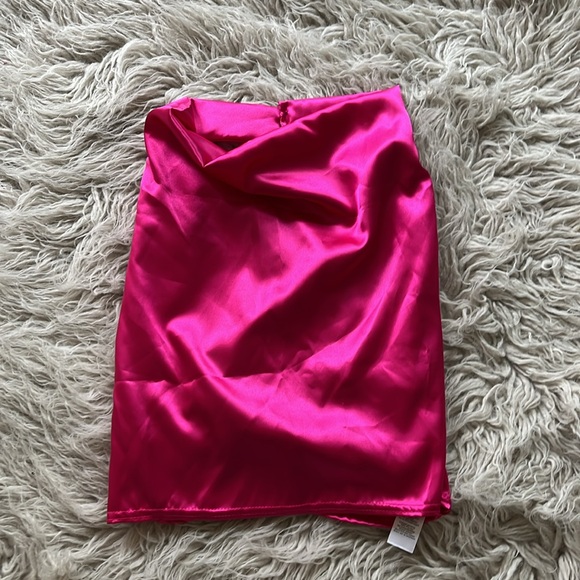 NWT PrettyLittleThing hot pink satin backless crop top size 0 - Picture 5 of 7